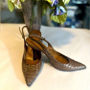 Ferragamo neutral python leather pumps Size-5.5 sling back snake